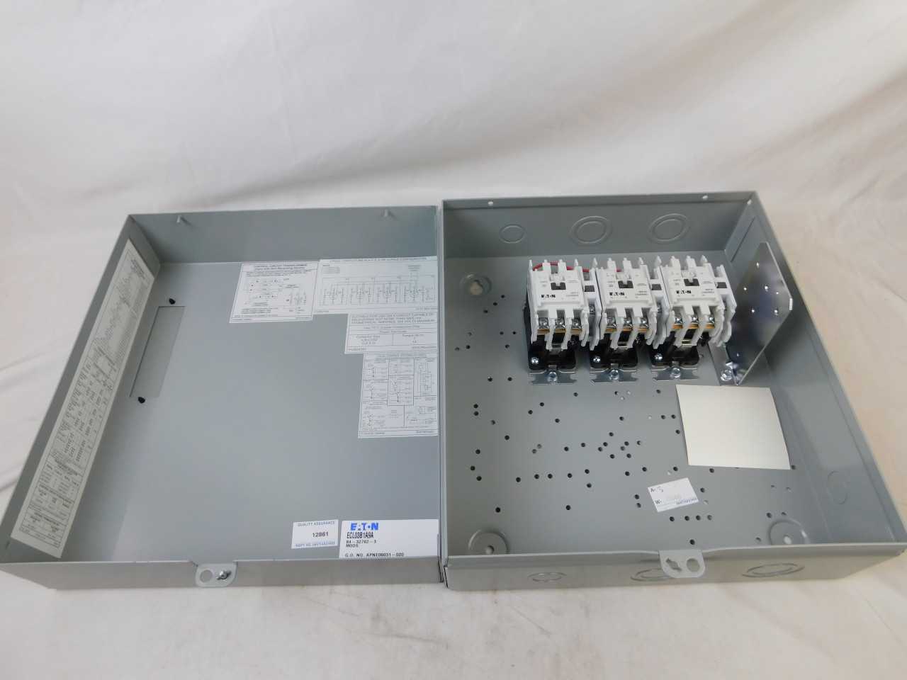 Lot of Quantity 3x ECL03B1A9A Lighting Contactors - LIGHTING