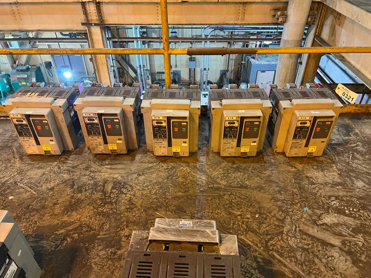 5X Eaton Magnum DS low voltage power circuit breakers - CIRCUIT BREAKERS