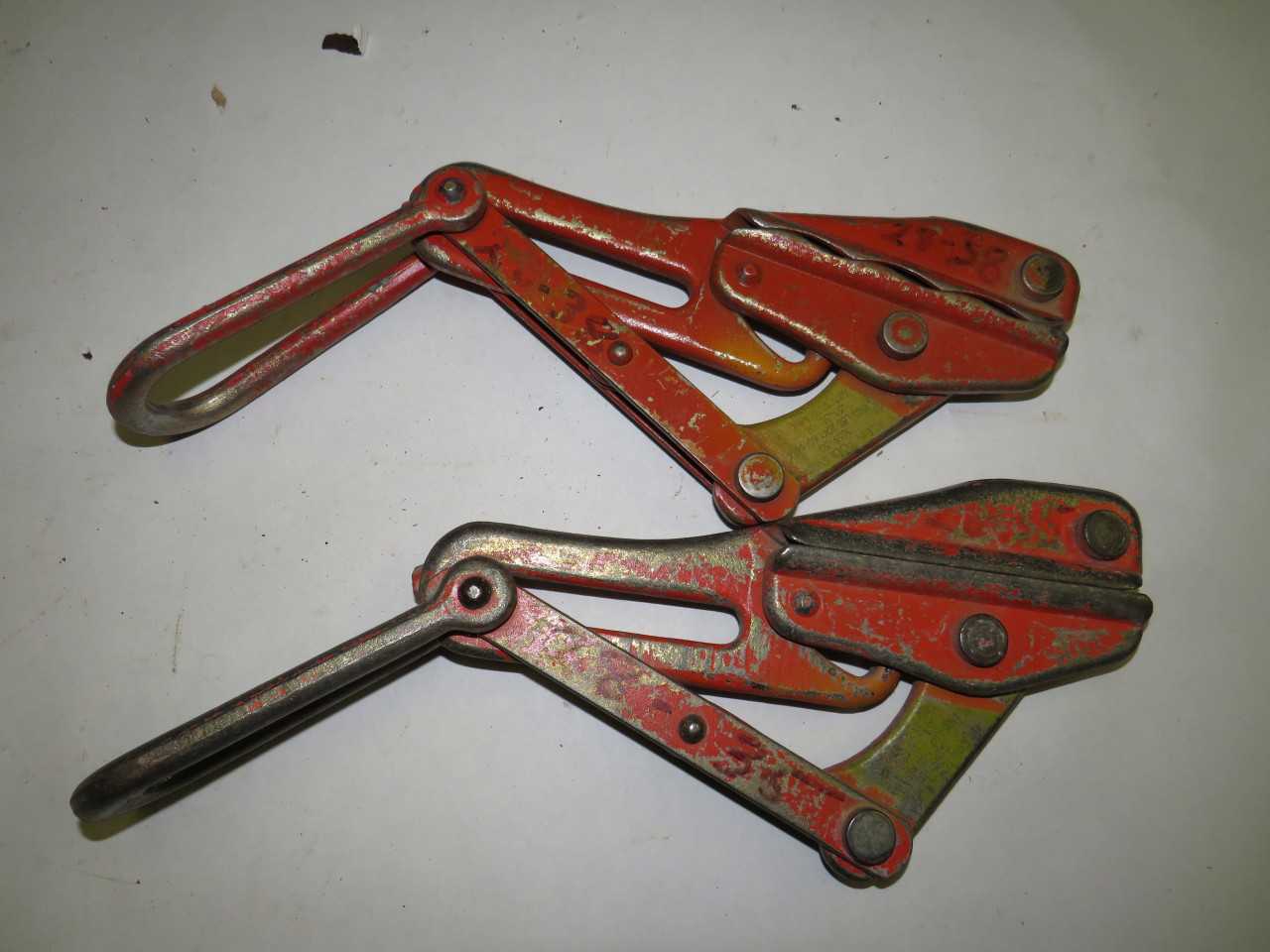 LOT OF 2 KLEIN 1656-30 1659-30 4500LBS MAX LOAD BULLDOG WIRE PULLING GRIP - ELECTRIC POWER TOOLS