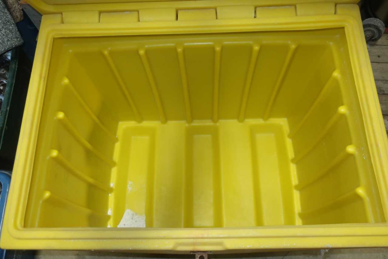 EMERGENCY SPILL KIT CONTAINER - SAFETY SWITCH