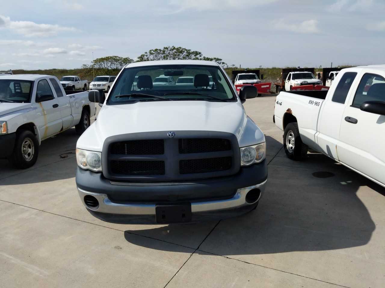 2004 Dodge Ram 2500 4x2 5.7L Pickup Truck w/ Liftgate - HYDRO EXCAVATOR TRUCKS 2004 Dodge Ram 2500 4x2 5.7L Pickup Truck w/ Liftgate - HYDRO EXCAVATOR TRUCKS