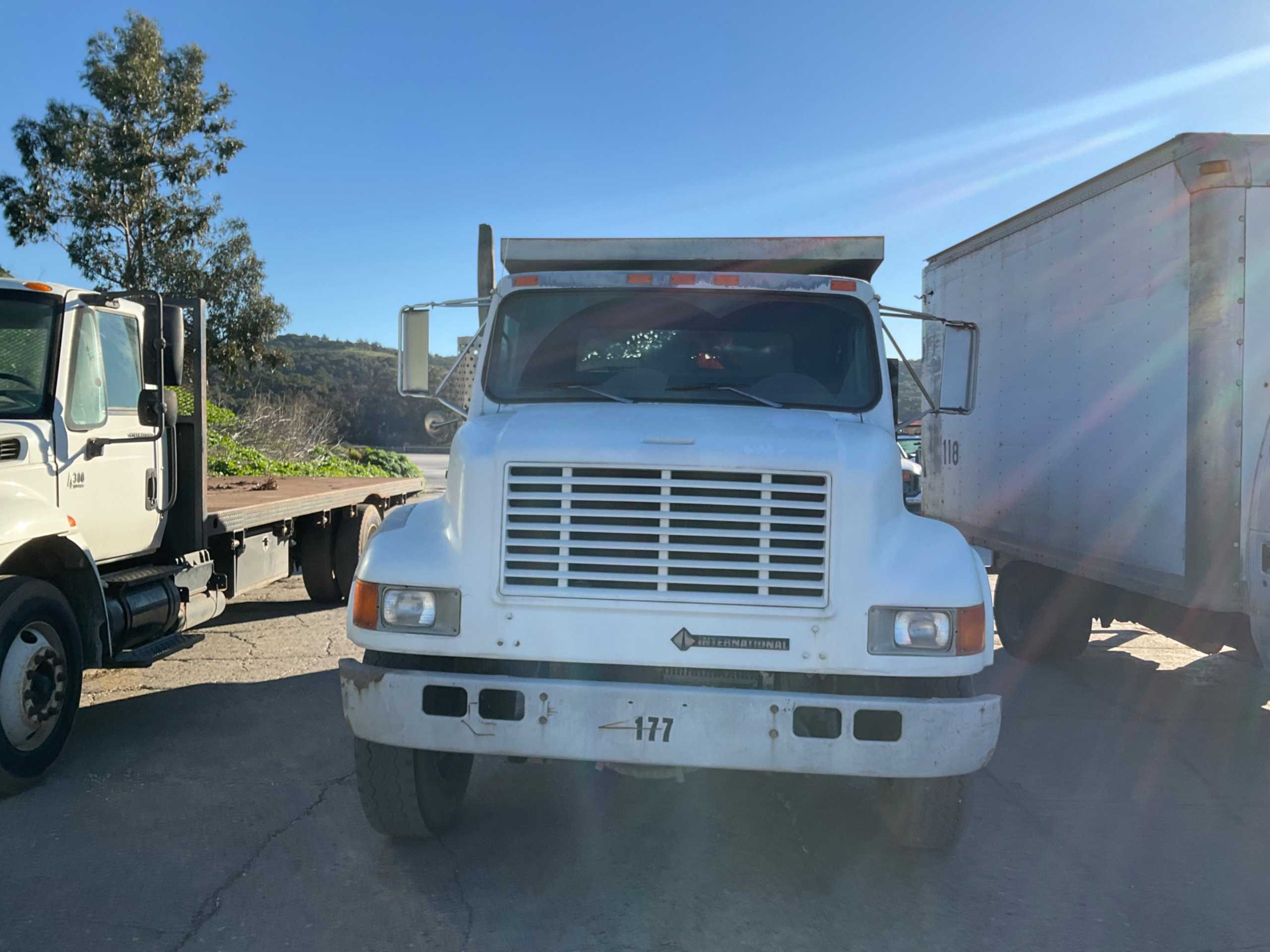 1993 INTERNATIONAL 4900 DUMP TRUCK