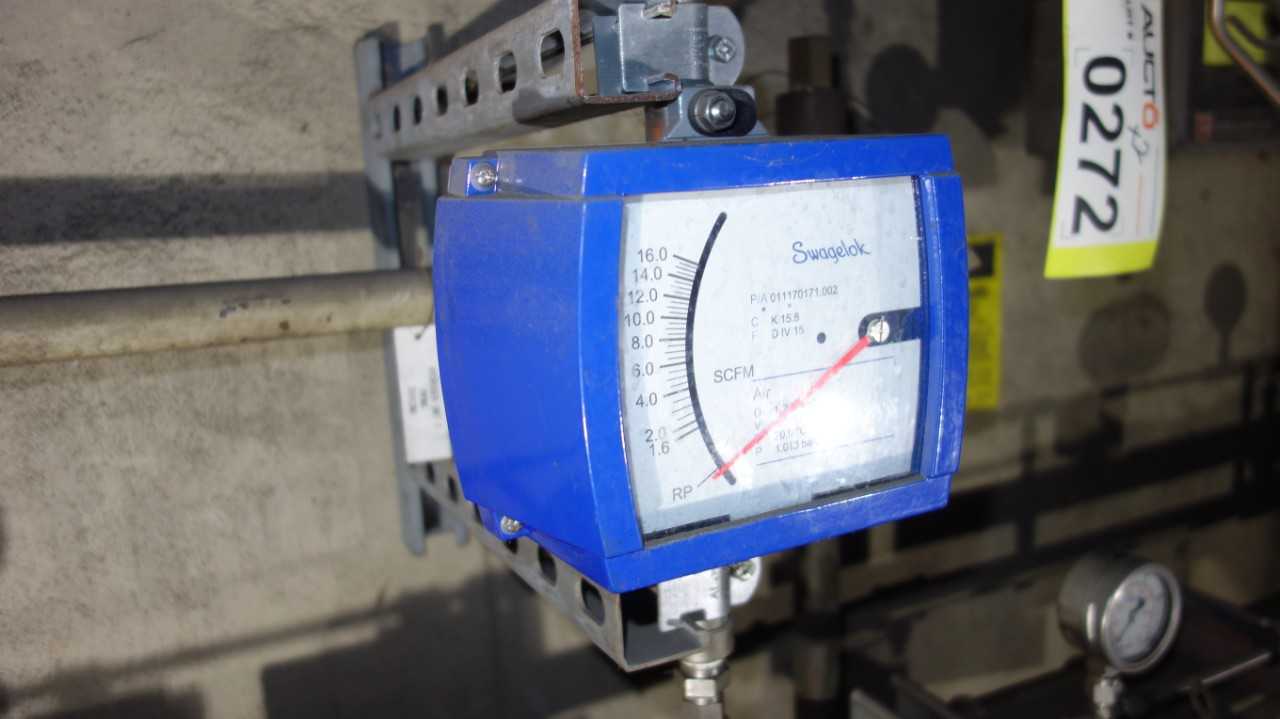 LOT OF 2 ASSORTED GAS METER, SWAGELOK VAF-M3-1-10R-0 FLOWMETER, LEEDS & NORTHRUP METER - FLOW METER
