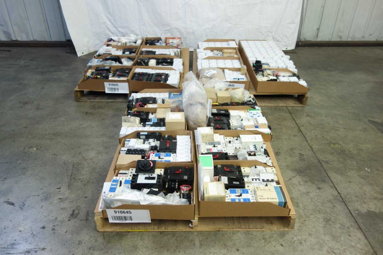 3 PALLETS OF ASSORTED CIRCUIT BREAKERS - CIRCUIT BREAKERS