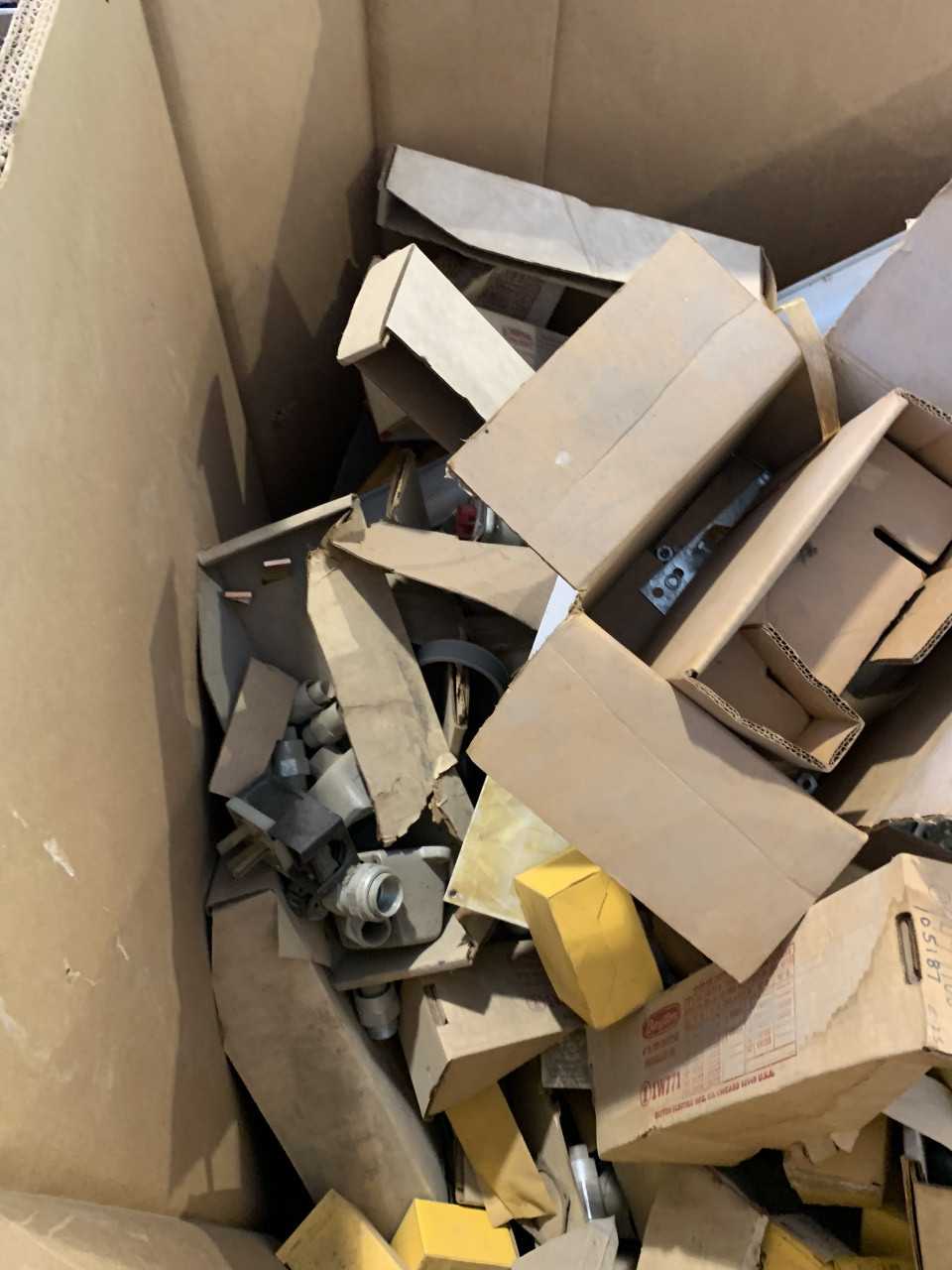 CRATE OF MISC. ELECTRICAL AUTOMATION EQUIPMENT ETC. - ELECTRICAL COMPONENTS