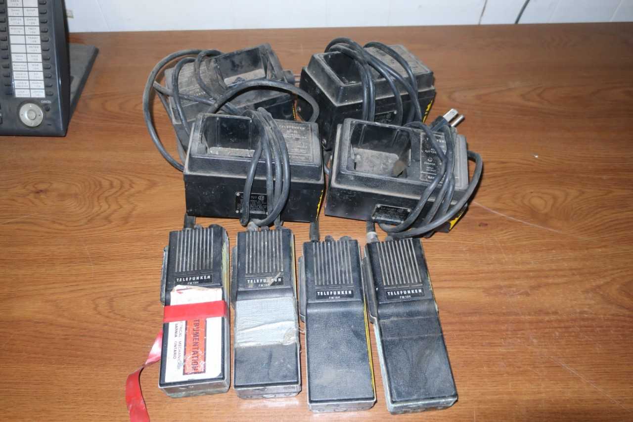 LOT OF 4 TELEFUNKEN FM15H WALKIE TALKIES W/ CHARGERS - ELECTRICAL COMPONENTS