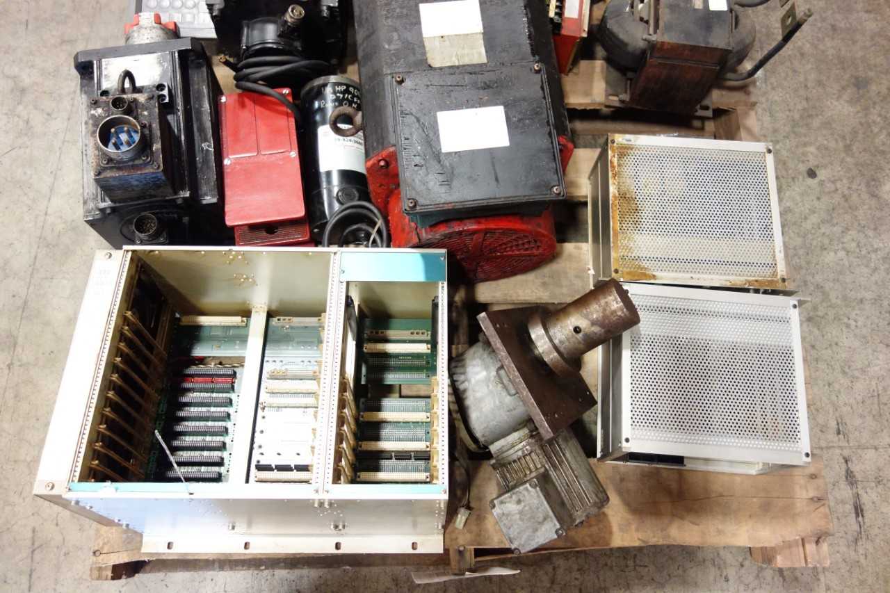 1 PALLET OF ASSORTED ELECTRICAL PARTS - ELECTRICAL COMPONENTS