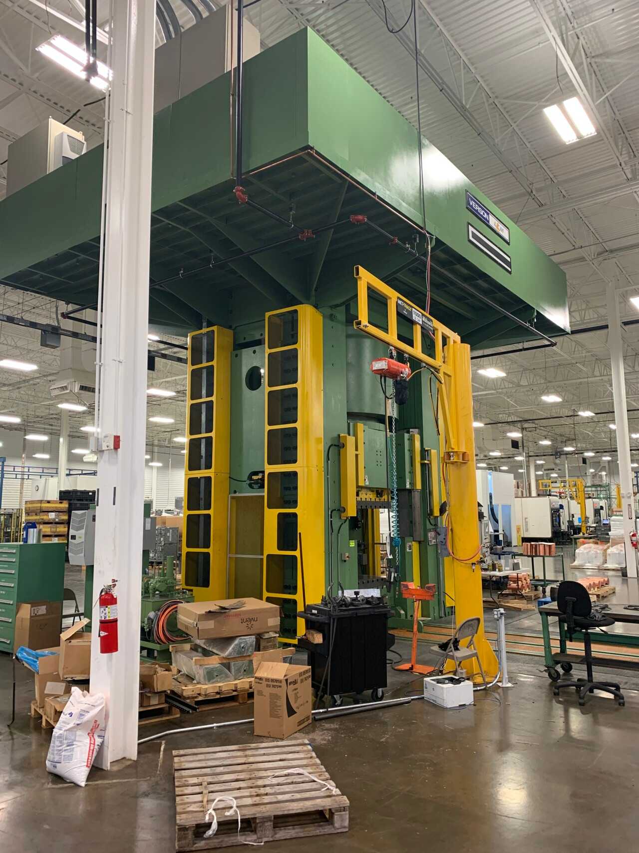 Verson-LCM #7500-HD-60-60-MB Hydraulic Cold / Warm Forging Press (Sold rigged & Loading on buyers truck) - PRESSES