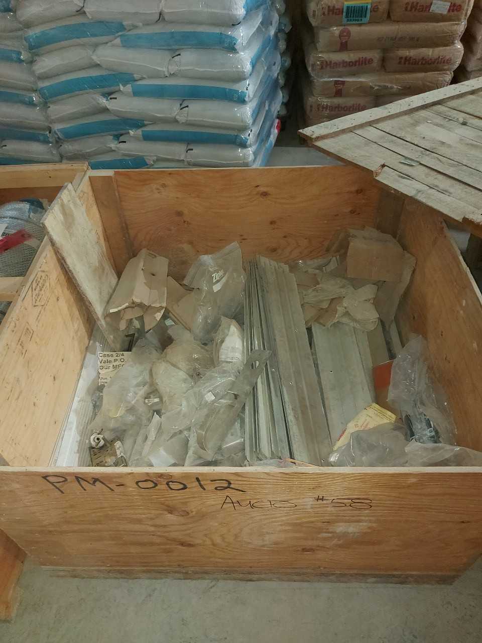 LOT OF ASSORTED METAL - HAND TOOLS