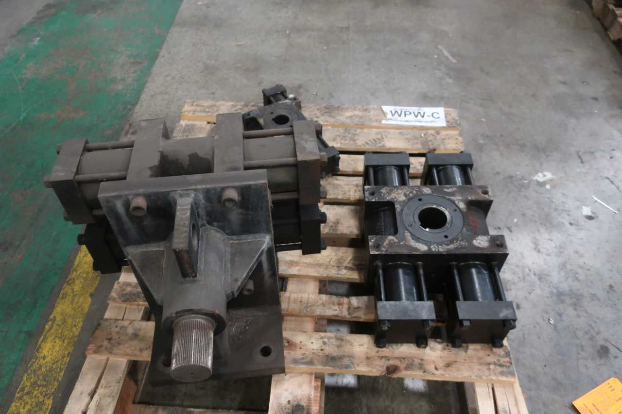 LOT OF 3 ASSORTED HYDRAULIC CYLIDERS - HYDRAULIC CYLINDERS