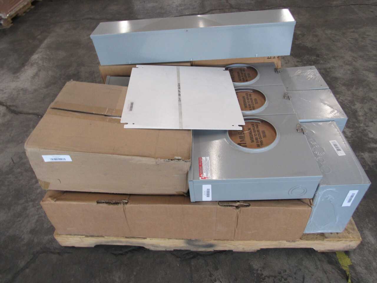 Pallet of 22x Assorted Electrical Enclosures, Switches, Electrical Panel/Loadcenter/Switchboards - ELECTRICAL COMPONENTS