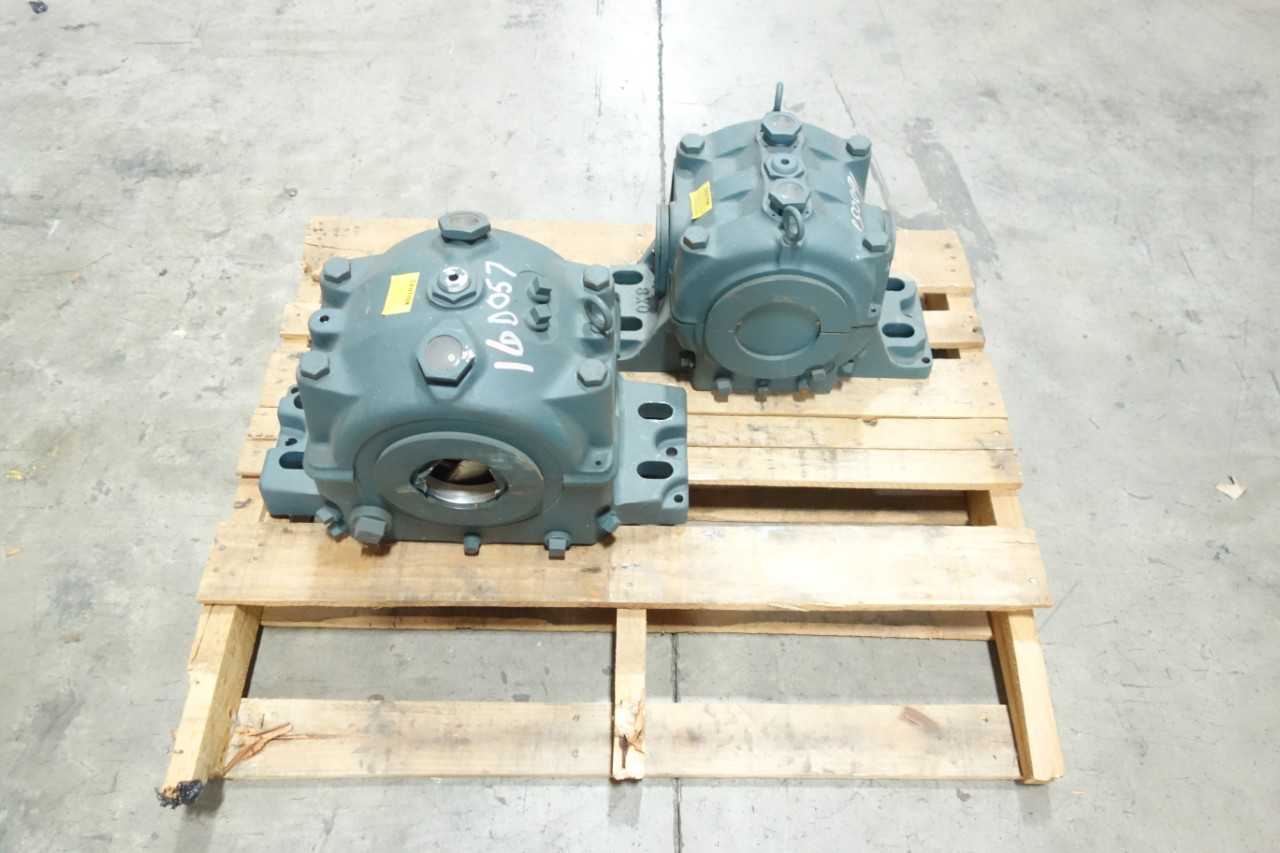 LOT OF 2 DODGE SLEEVOIL BEARING HOUSINGS - BEARINGS