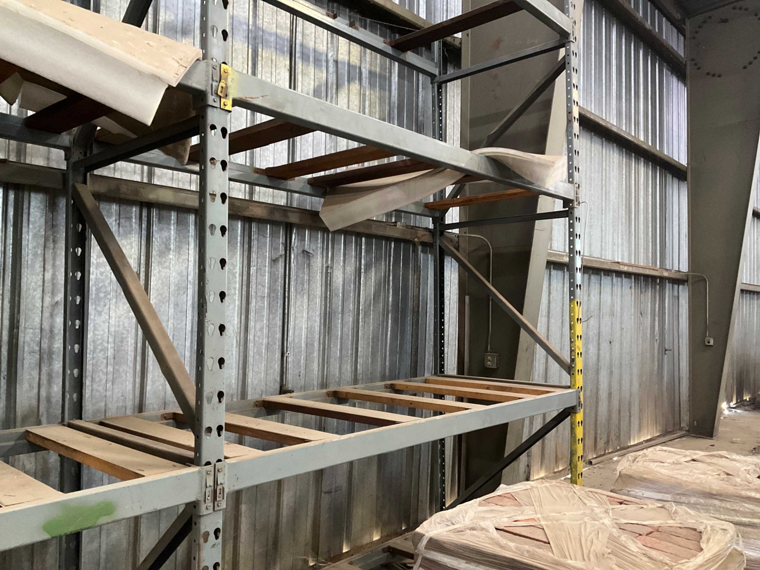 BULK QTY OF PALLET RACKING