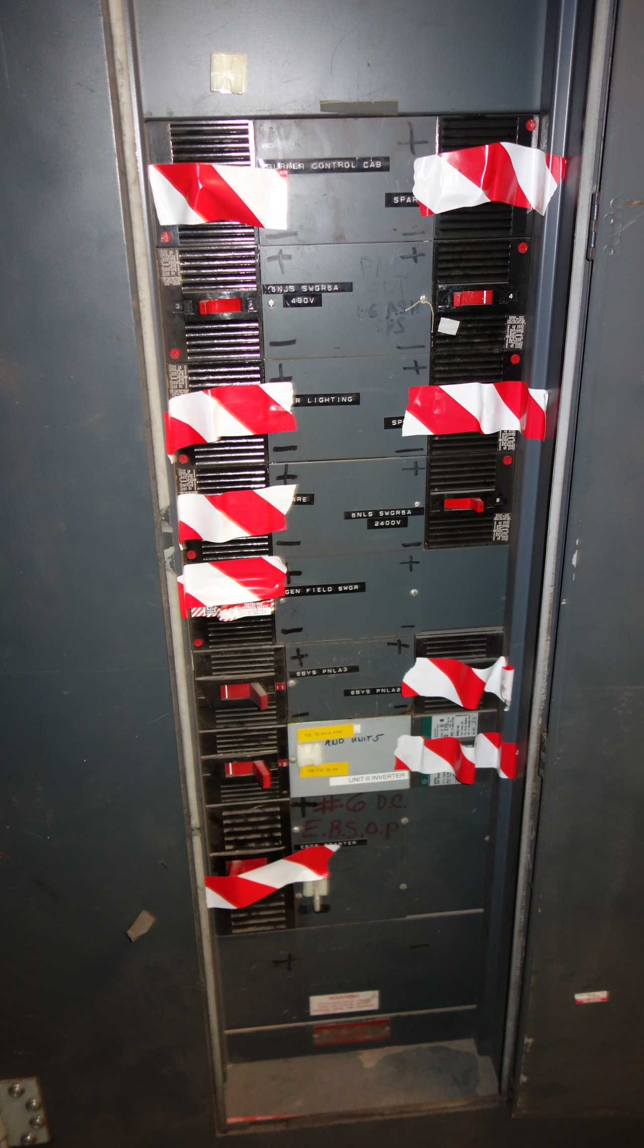 LOT OF 2 GENERAL ELECTRIC CCB 600A PANELBOARDS - CIRCUIT BREAKERS