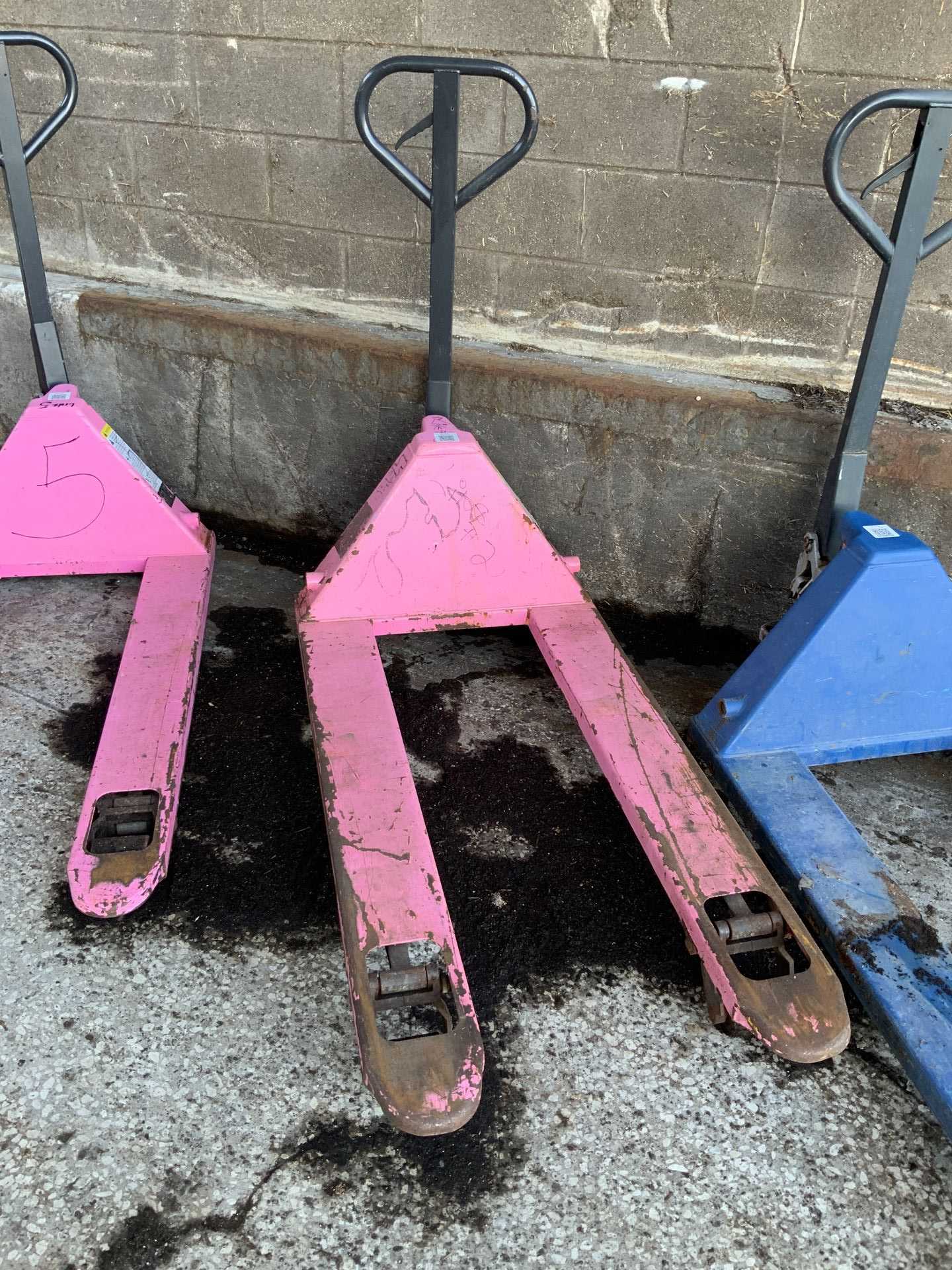 PALLET JACK - MATERIAL HANDLERS