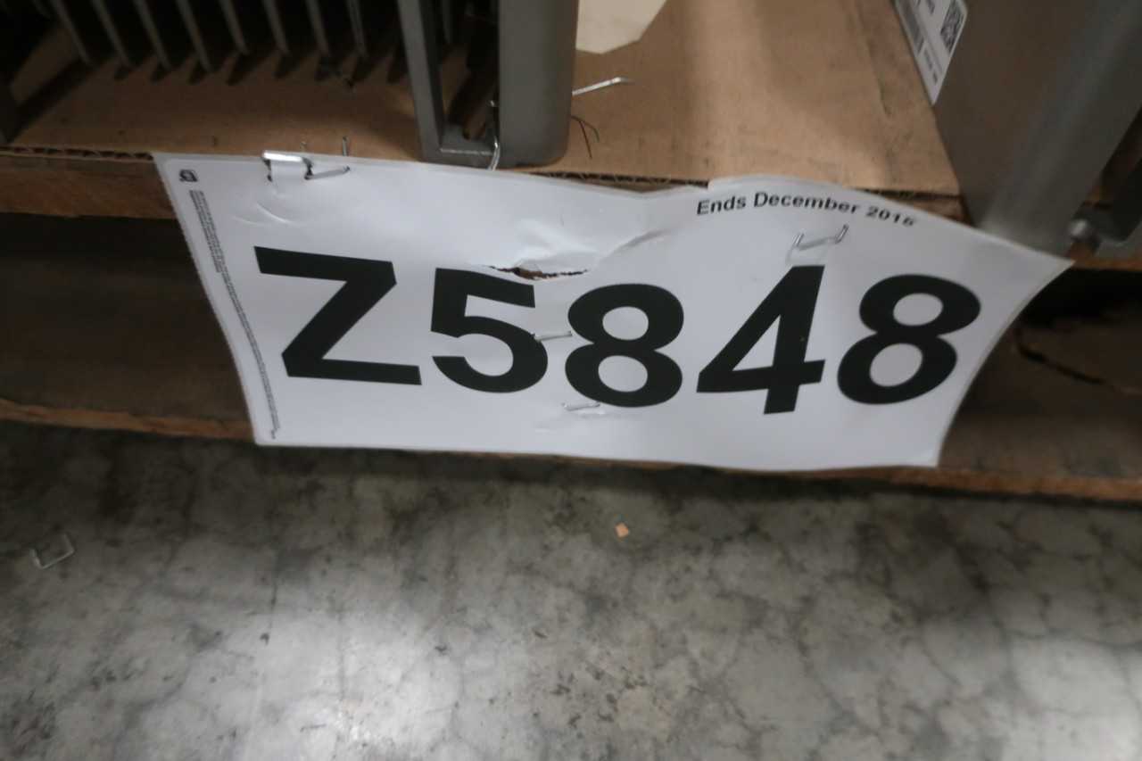 1 PALLET OF ALLEN BRADLEY POWERFLEX 70 MOTOR DRIVES - MOTOR DRIVES