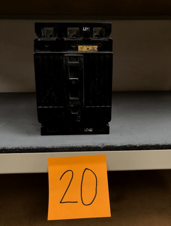 General Electric Breaker - CIRCUIT BREAKERS