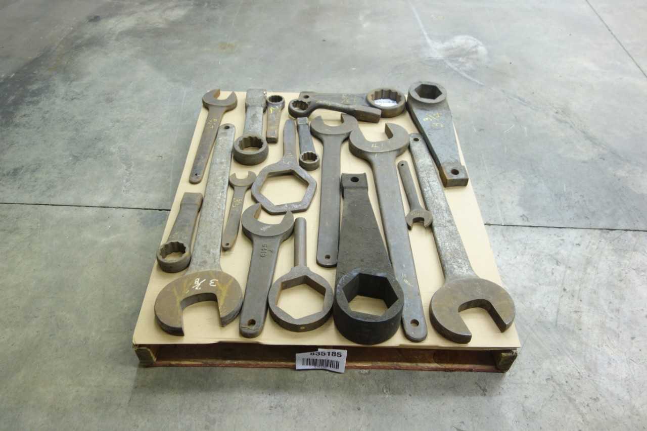 PALLET OF ASSORTED WRENCHES - HAND TOOLS