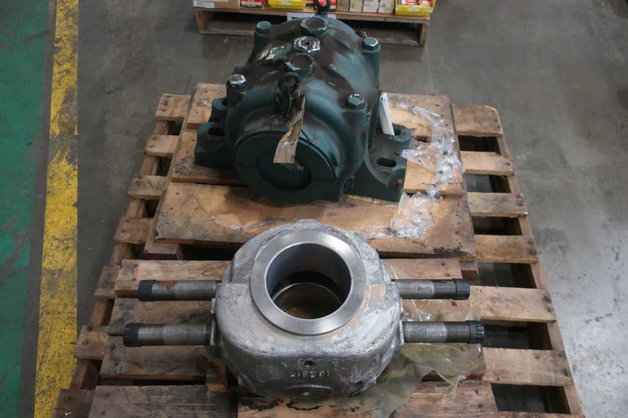LOT OF 2 ASSORTED BEARINGS - BEARINGS