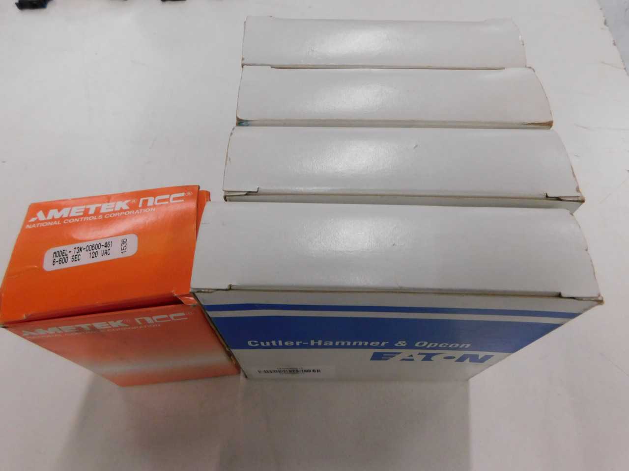 Lot of Quantity 1x Timing relay and 4 Photoelectric Sensor - AUTOMATION & CONTROLS
