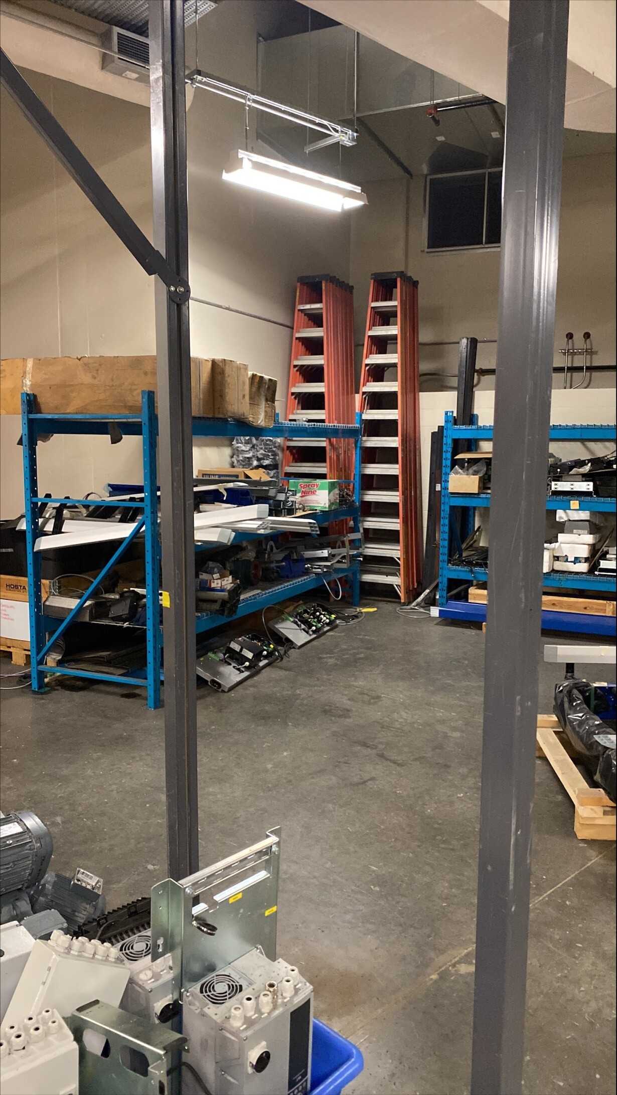 Lot of 105 fiberglass step ladders - 10' & 12' step ladders - INDUSTRIAL PARTS