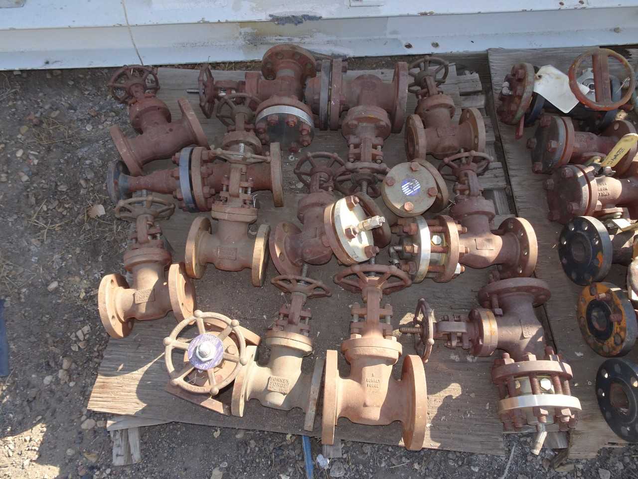 Bonney Forge 2" & 3" Steel Valves - full pallet - VALVES