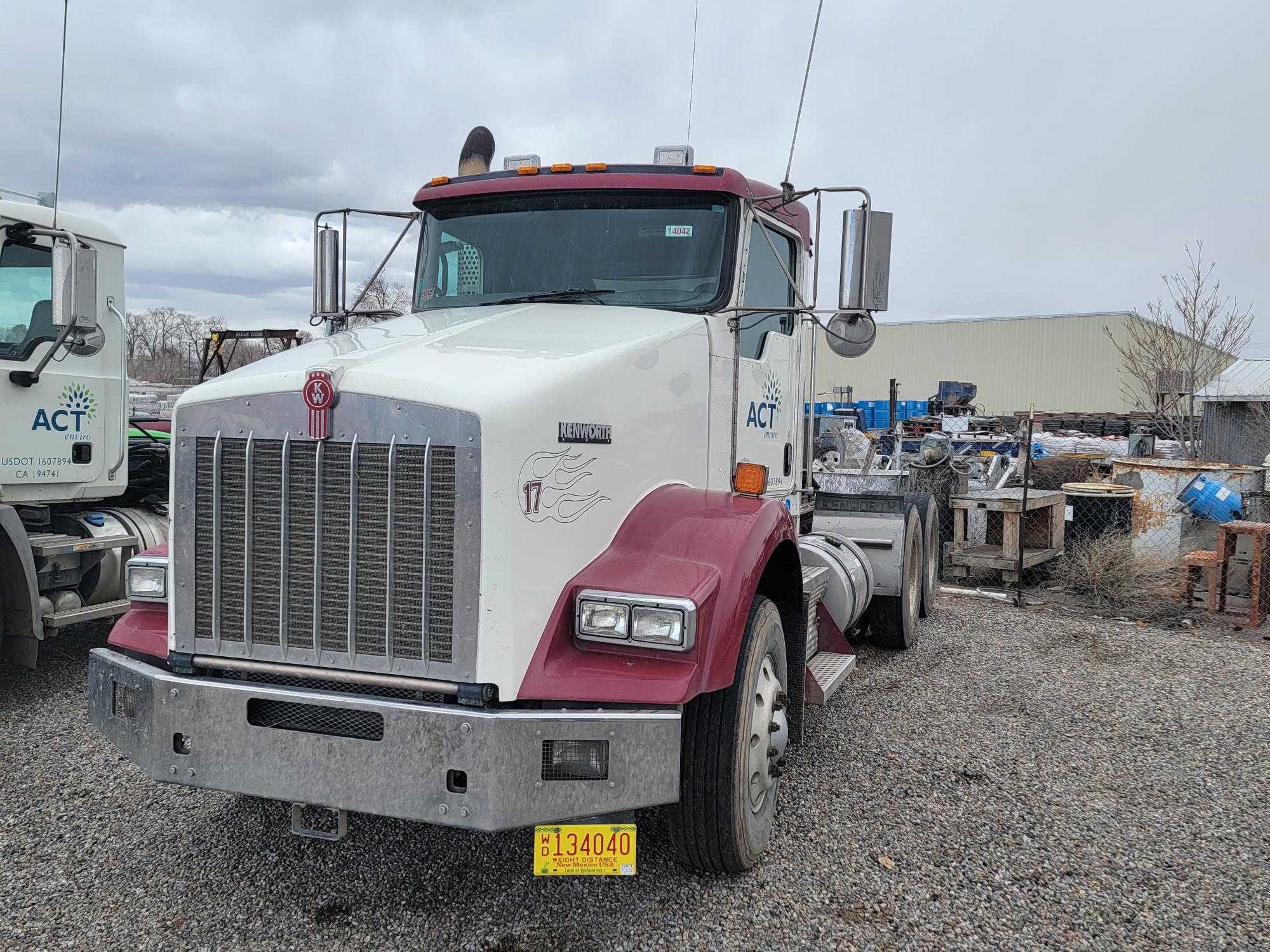 2010 Kenworth T800 Diesel Truck - HYDRO EXCAVATOR TRUCKS