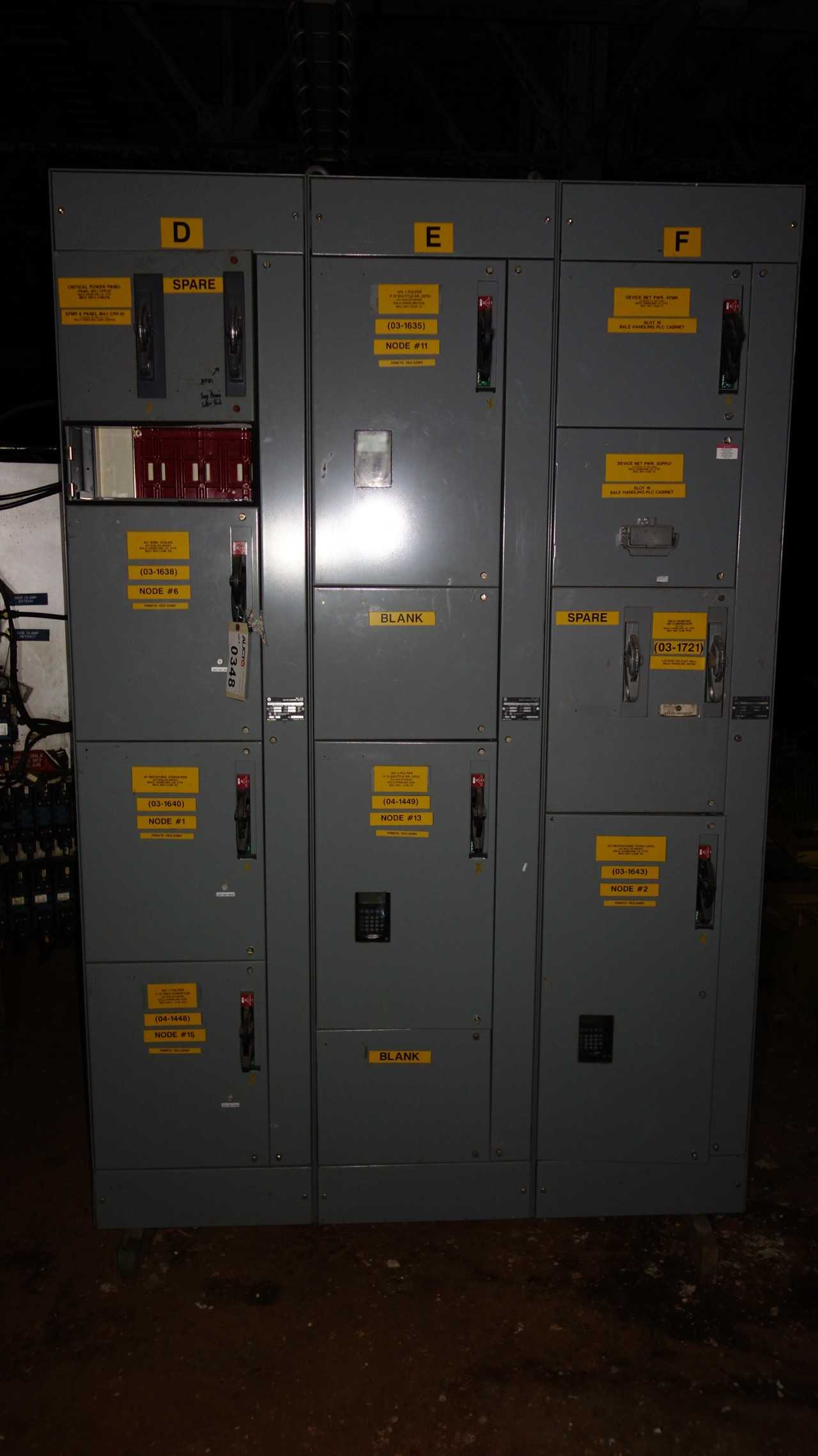 ALLEN BRADLEY MCC W/ POWERFLEX 70 AC DRIVES - MOTOR DRIVES