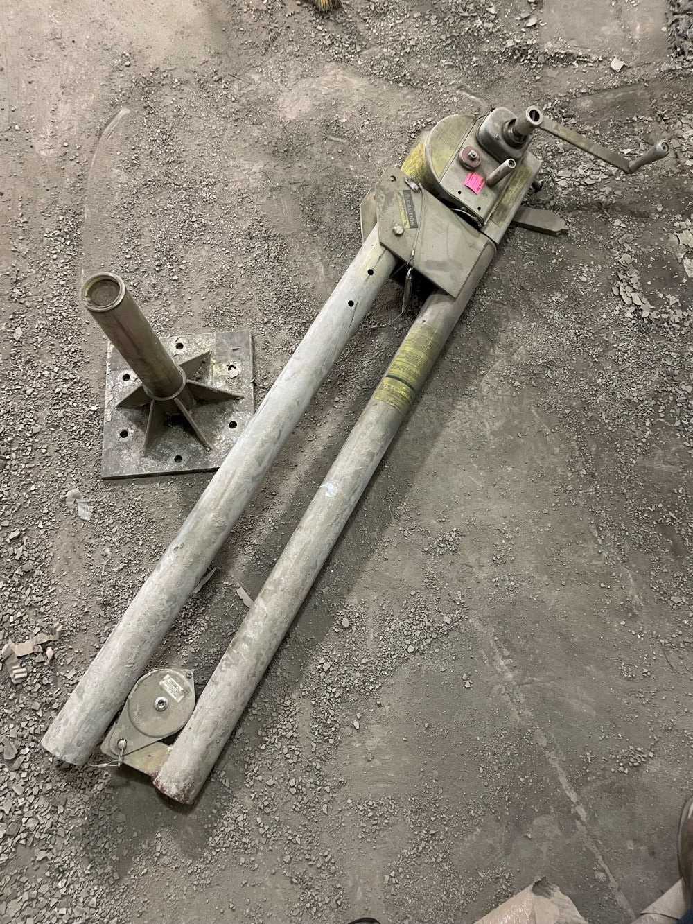 Folding Davit with Base - SHEETMETAL FORMER