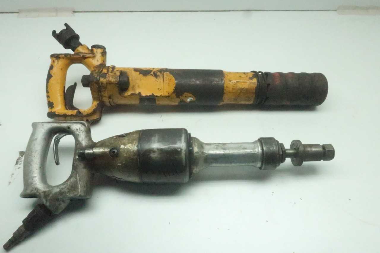 LOT OF ASSORTED PNEUMATIC TOOLS , GRINDER,DIGGER - INGERSOLL - PNEUMATIC POWER TOOL