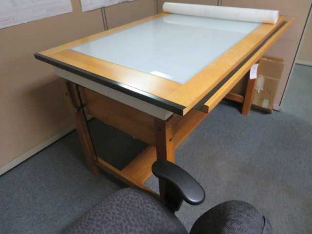 Nice work table - MISCELLANEOUS