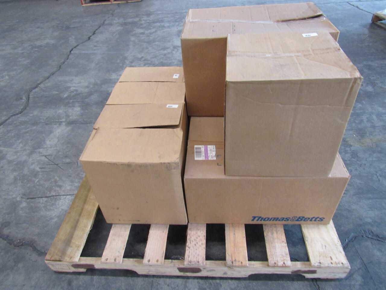 Pallet of 244x Assorted Lights & Electrical Conduit/Fittings - LIGHTING
