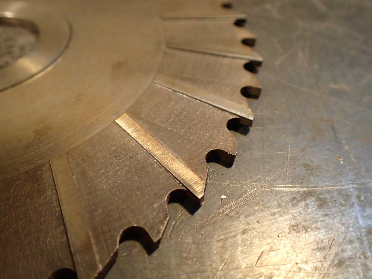 6" OD x 1/8" Staggered Tooth Side Milling Cutter: 1-1/4" Horizontal Arbor Hole - MILLING TOOLS