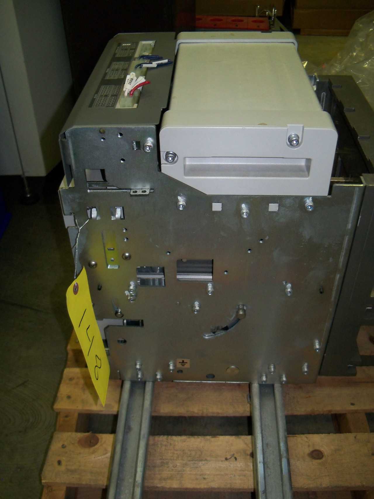 1600 Amp Circuit Breaker - CIRCUIT BREAKERS