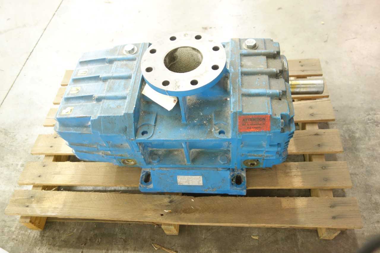 RN-22-20 B-5 VACUUM PUMP, UNKNOWN BRAND - VACUUM PUMP