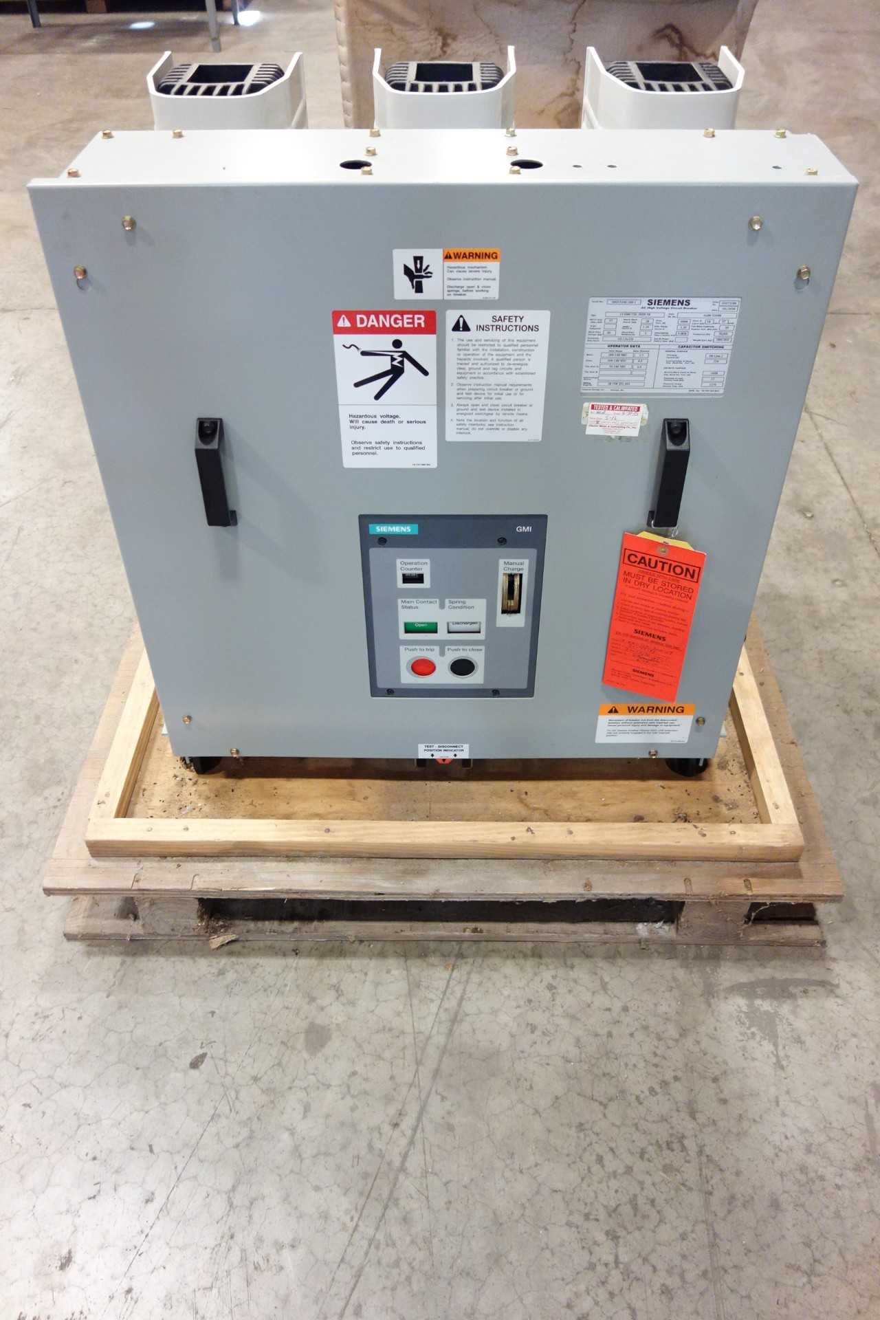 SIEMENS AC HIGH VOLTAGE CIRCUIT BREAKER - CIRCUIT BREAKERS