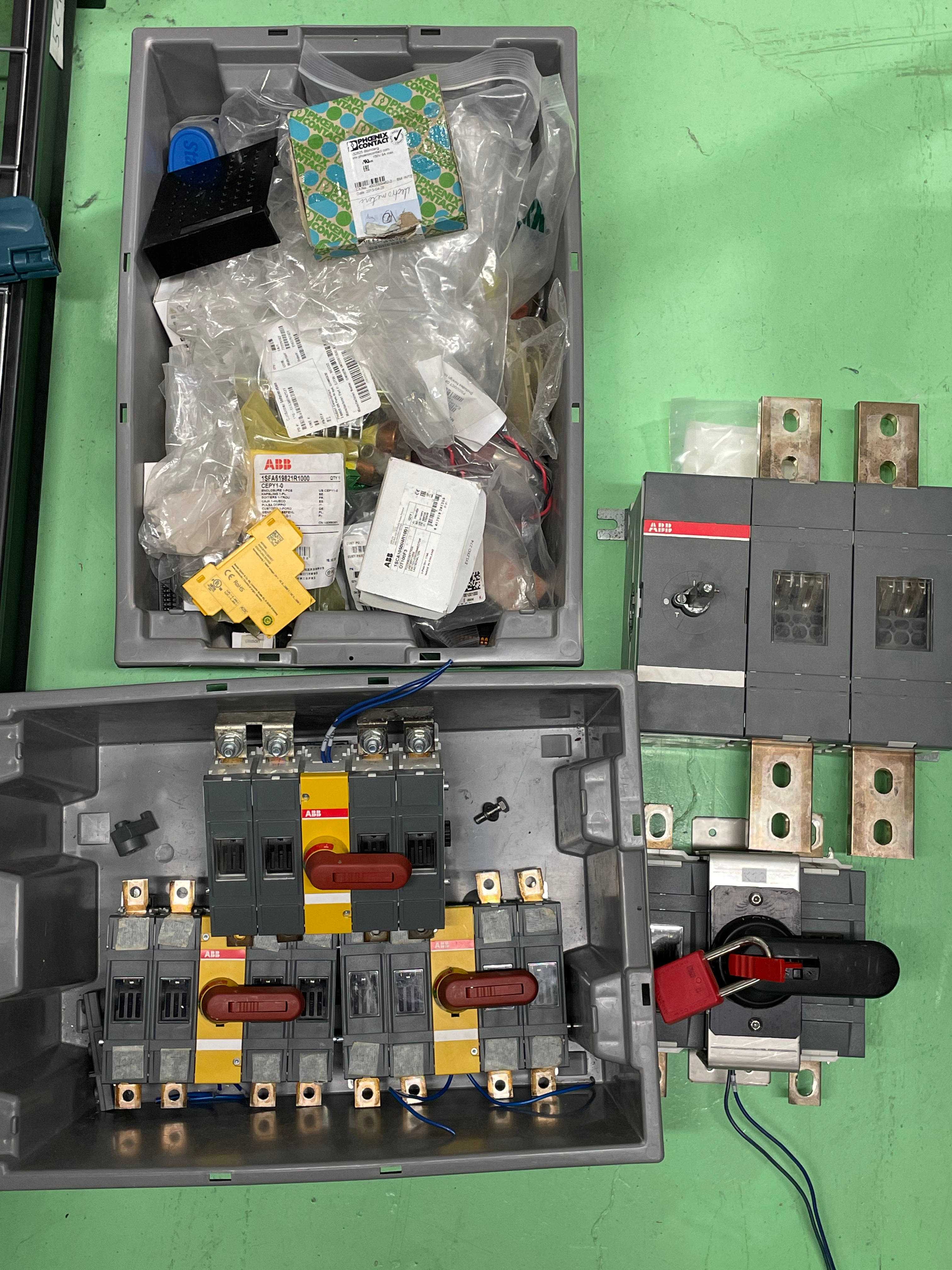 LOT OF 5 ABB SWITCHES, ABB SWITCH DISCONNECT - DISCONNECT SWITCHES