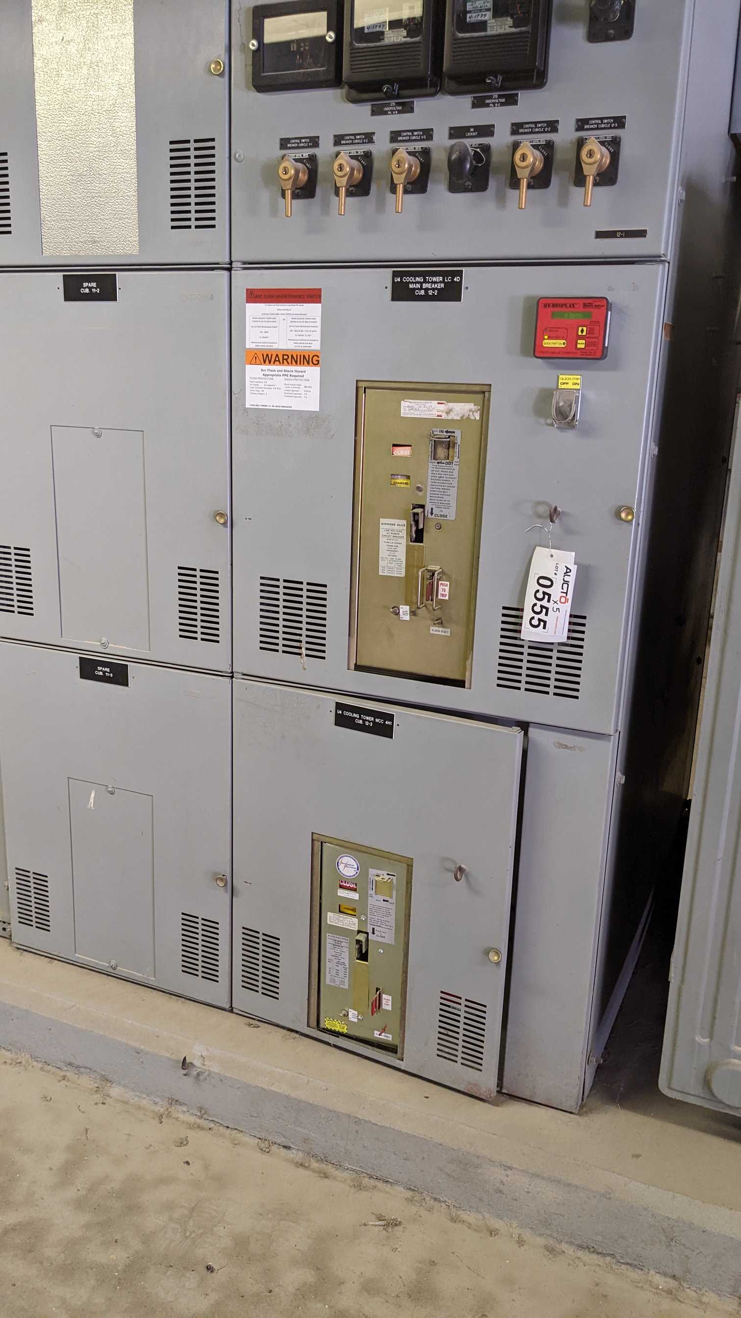 LOT OF 5 LOW VOLTAGE CIRCUIT BREAKERS - CIRCUIT BREAKERS