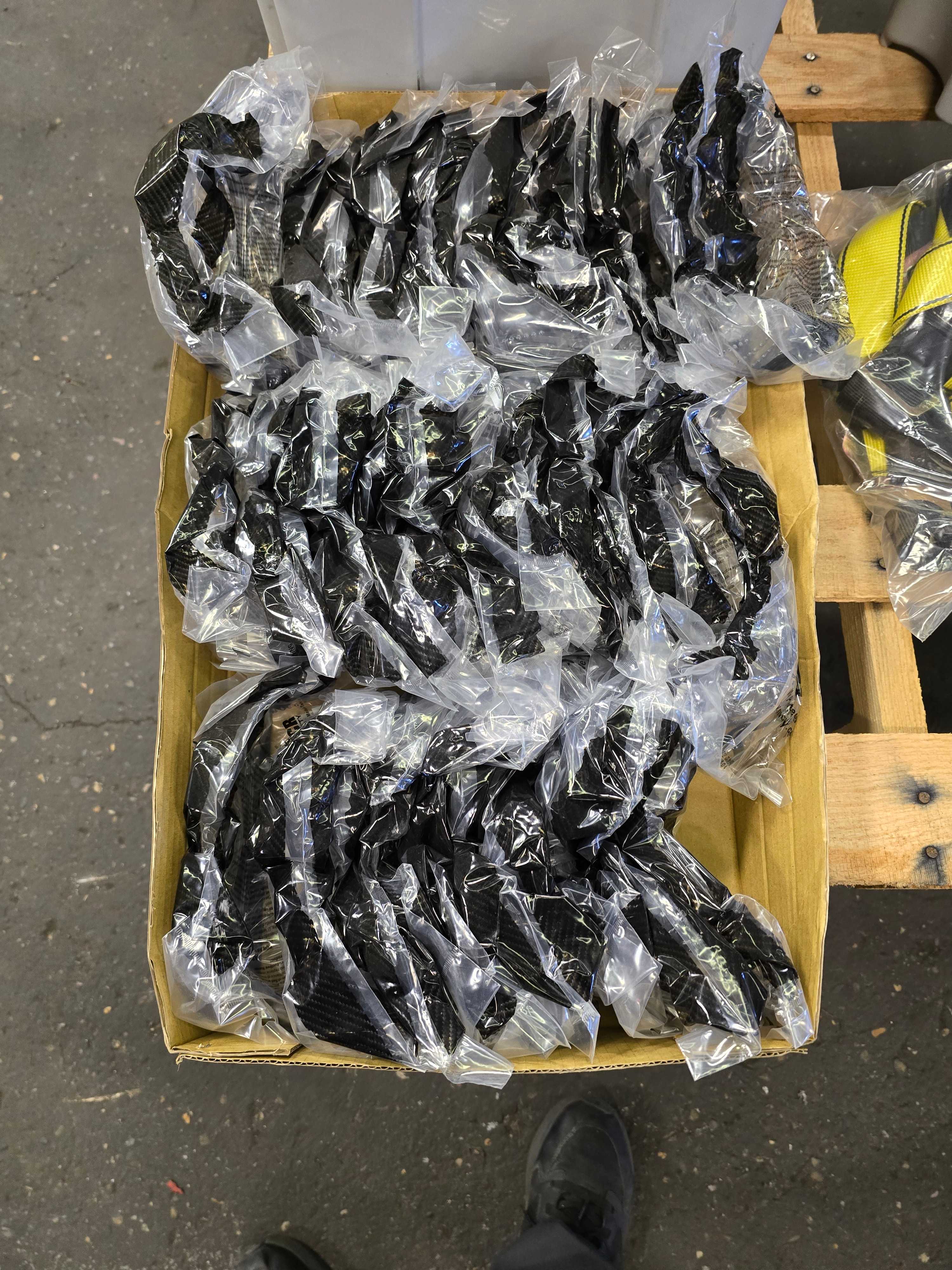 LOT OF FALL PROTECTION AND SAFETY GEAR - HARNESSES, RESPIRATORS, GOGGLES, ETC. - INDUSTRIAL PARTS