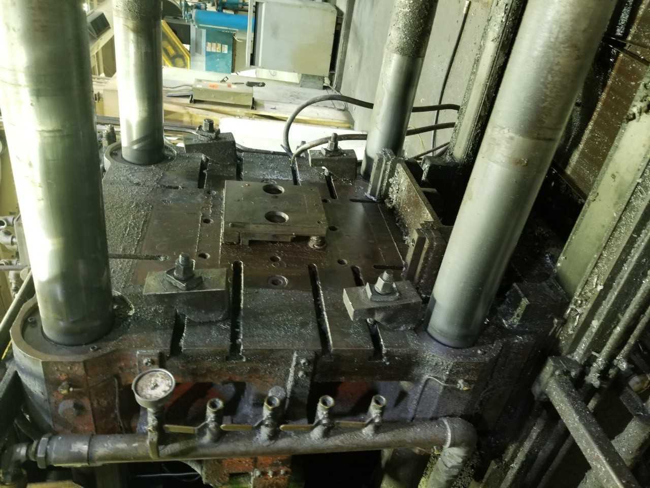TOSHIBA CASTING MACHINE - DIE CASTING MACHINES