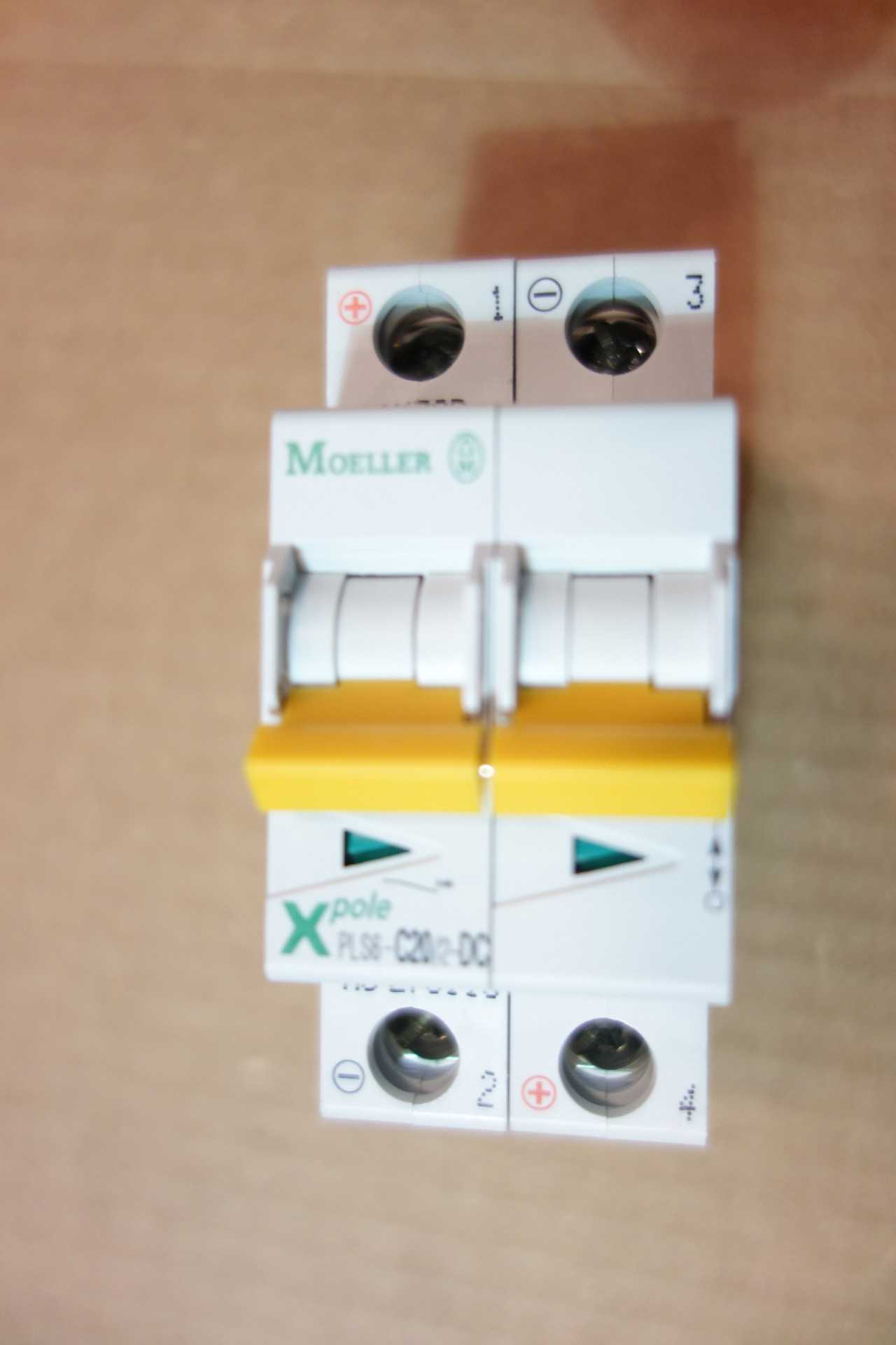 LOT OF EATON MOELLER CIRCUIT BREAKERS 2 POLE 20 AMP 10KA DC\ RATED PLS6-C20/2DC - CIRCUIT BREAKERS