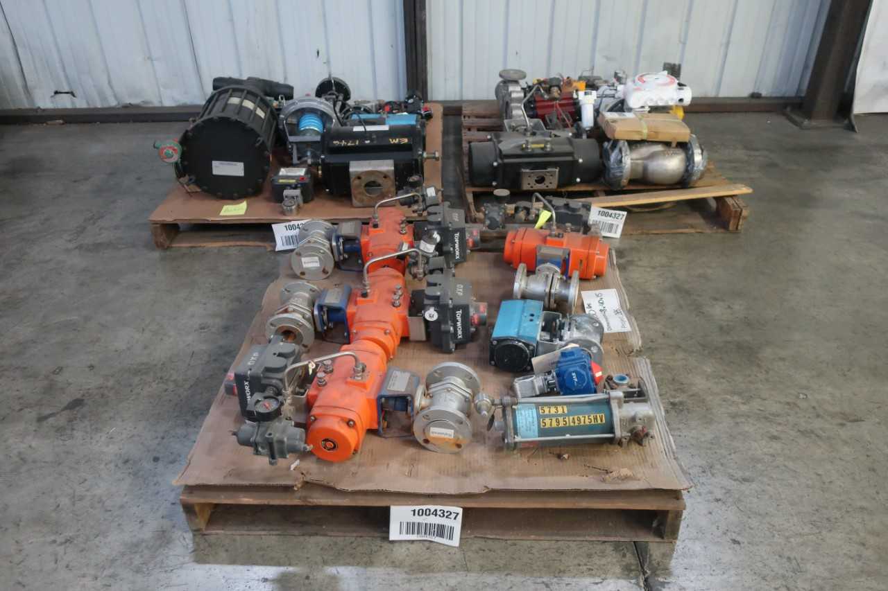 3 PALLETS OF ASSORTED PNEUMATIC VALVES - VALVES
