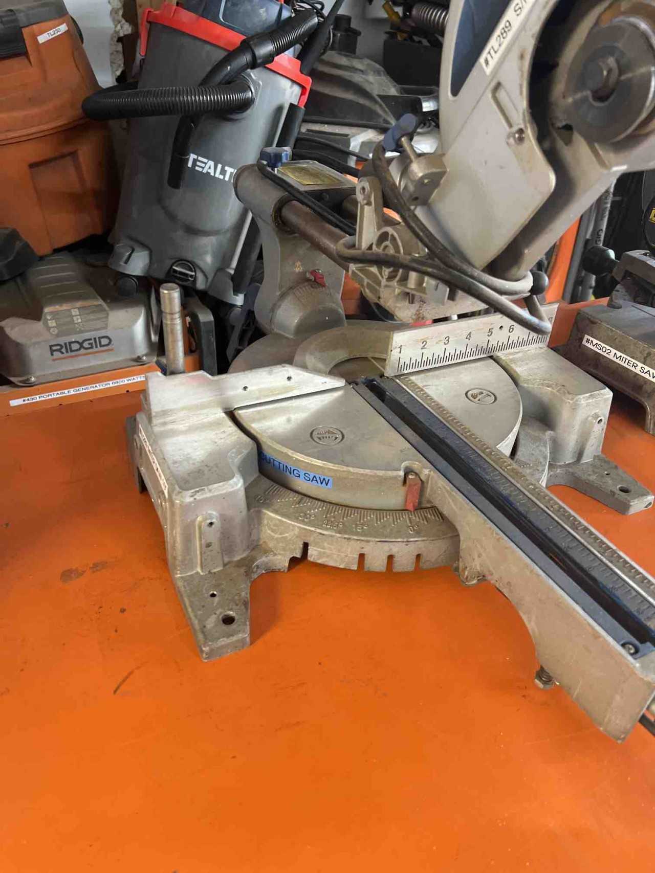 WEN Sliding Compound Miter Saw 10” - MATERIAL HANDLING