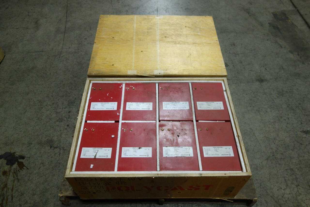 LOT OF 16 POLYCAST PICW37 131-FWV-18R 3000-5 15KV-AC CURRENT TRANSFORMER - CONTROL TRANSFORMERS