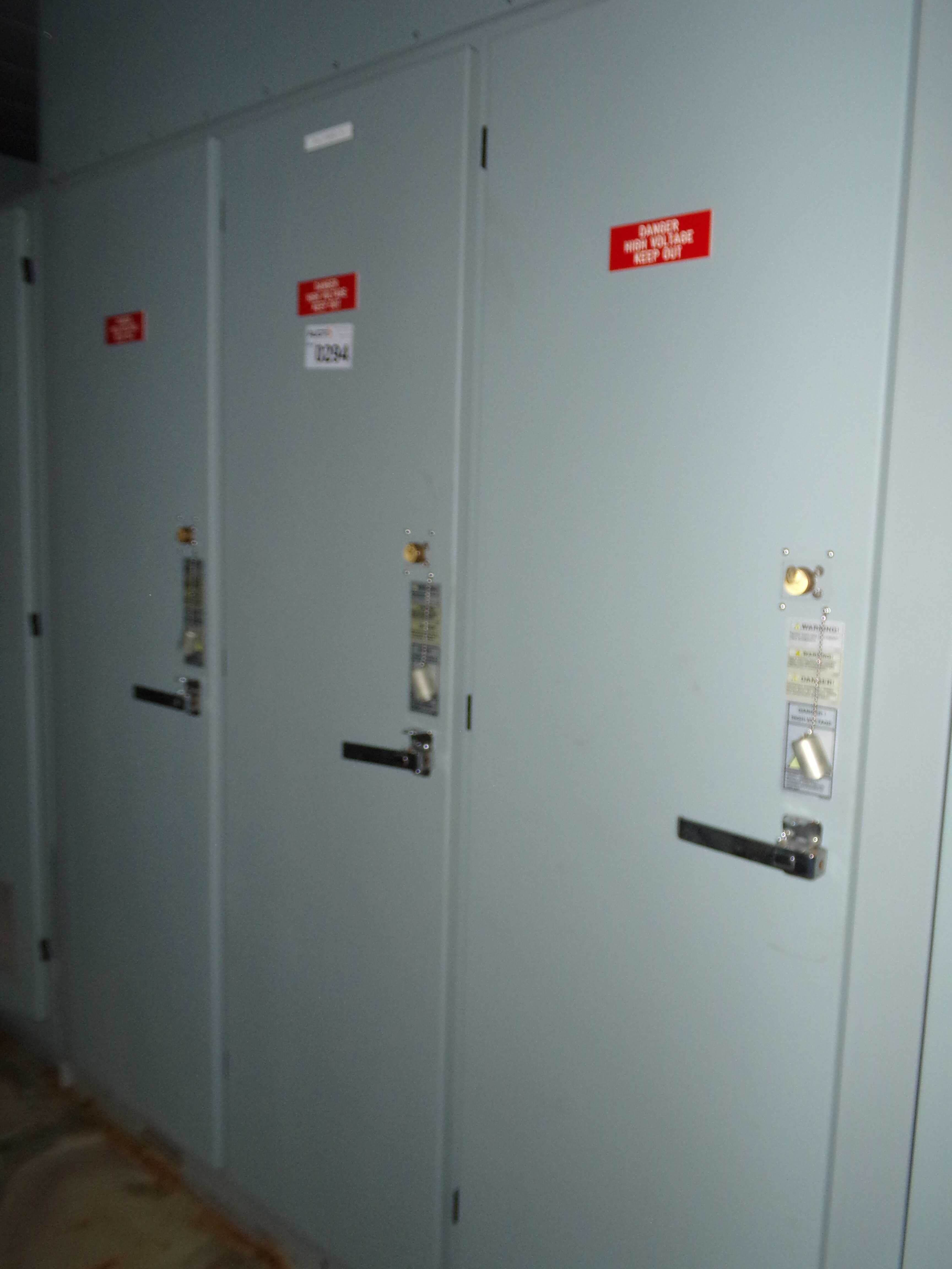 SIEMENS CELL CABINET #1S, 3 SECTIONS - TOOL STORAGE