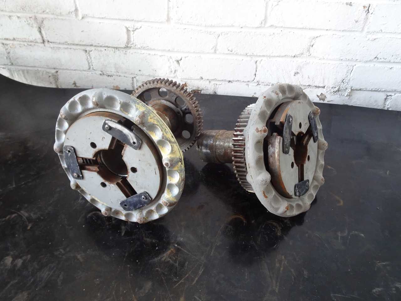 Ridgid 1215 Pipe threader driveshafts & chucks - HAND TOOLS