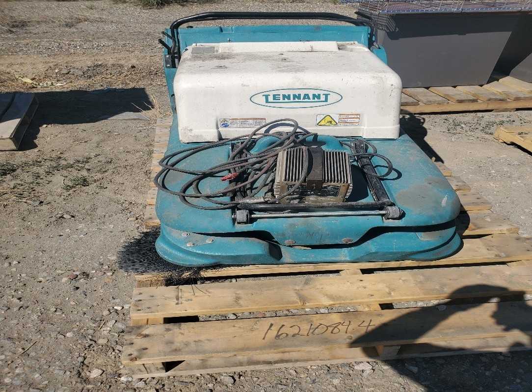 Tennant Electric Sweeper - MATERIAL HANDLING