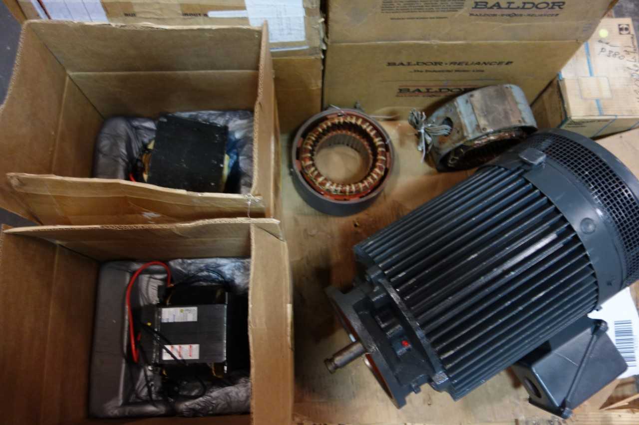 1 PALLET OF ASSORTED AC MOTORS, TRANSFORMERS, MOTOR PARTS AND ACCESSORIES- GENERAL ELECTRIC, BALDOR, EATON - ELECTRIC MOTORS