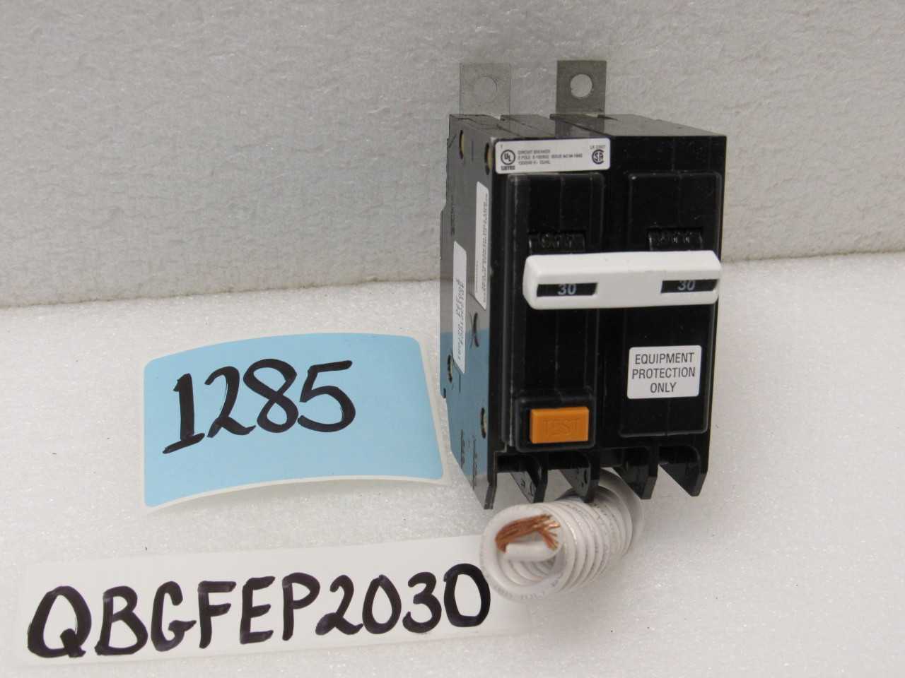 LOT OF EATON RESIDENTAL BREAKERS - MISCELLANEOUS