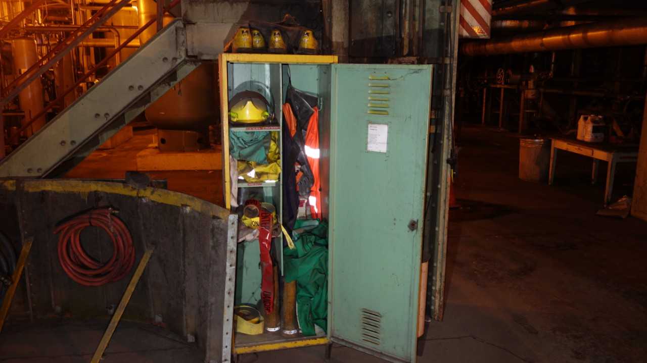 STEEL LOCKER CABINET W/ CONTENTS, SAFETY EQUIPMENT, FIRE HELMETS, FACE SHIELDS, COVERALLS, SHOES - TOOL STORAGE